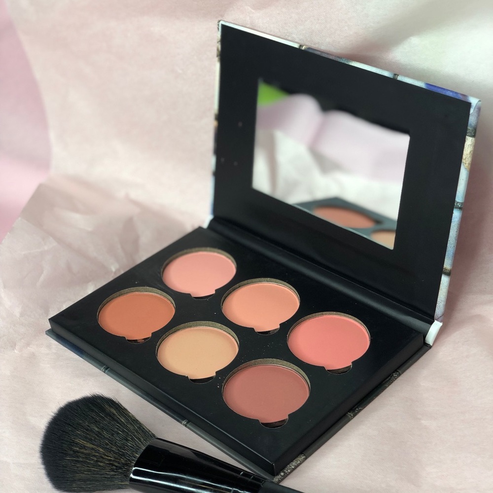 Blush pallet